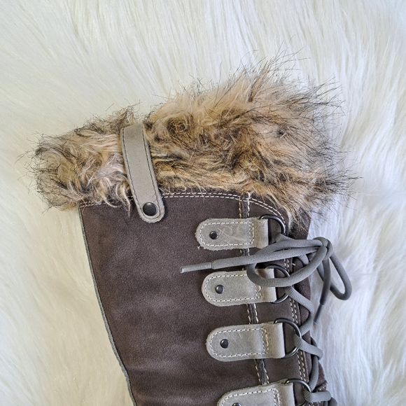 Sorel leather Canadian snow boots - Picture 2 of 15